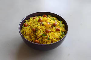 Vegetable Poha [Serves 1]