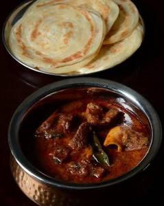 4 Parotta With Chettinad Gravy
