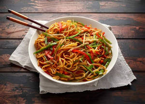 Veg Chilli Garlic Noodles [Half]