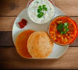 Puri. Sabji