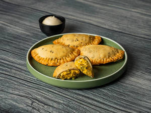 Cheese Chilli Sambousek (4pcs)