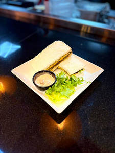 Pesto Hummus Sandwich