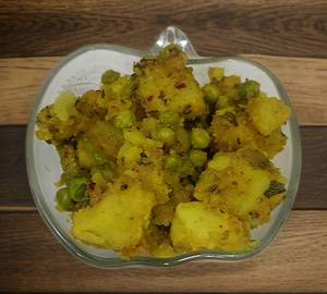 Dry Aloo Mater Sabji