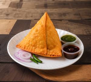 Crispy Aalu Samosa