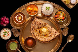 Royal Veg Thali With Dal Makhani