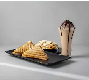 Cheese Paneer Tikka Sandwich With Kitkat Milkshake