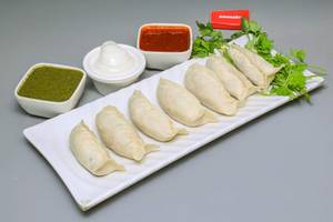Veg Steamed Momos [8 Pieces]