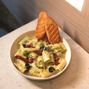 Creamy Pesto Rigatoni