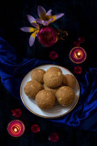 Ladoo Atta
