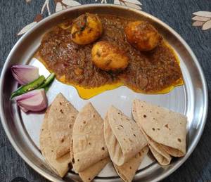 Roti With Egg Curry