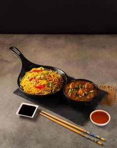 Noodles With Chilli Paneer/ Manchurian Combo