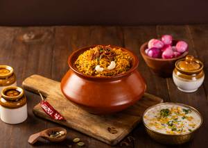 Veg Biryani With Raita