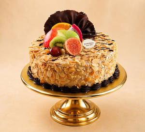 Almond Rocher Cake 900gm