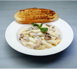 Spicy Chicken And Mushroom Pasta (Turf Special)
