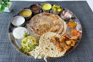 Puran Poli Thali