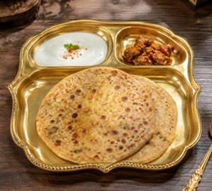Stuffed Aaloo Pyaz Parantha Thali
