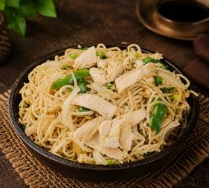 Hakka Noodles With Chicken