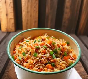 Schezwan Egg Chicken Fried Rice (750Ml)