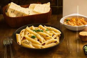 Alfredo Chicken Pasta (medium)