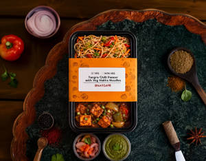 Tangra Chilli Paneer with Veg Hakka noodles