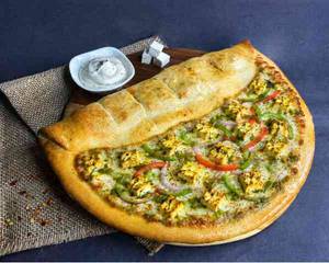 Paneer Tikka Pesto Calizza