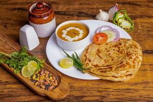 Paratha With Curry [2 Pcs]