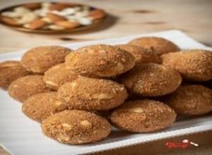 Gond Laddu