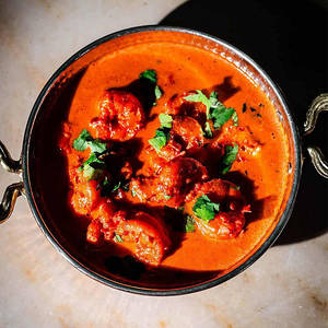 Tisrya Curry [red]