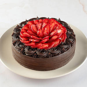 Traditional Chocolate Strawberry Gateau