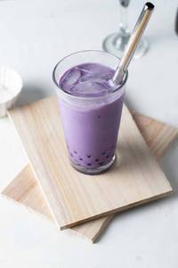 Blueberry bubble shake