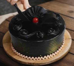 Mini Chocolate Cake which is made with fine chocolate.