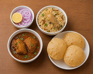 Chicken Curry (2pcs) + Chicken Yakhni Pulav (1pc) + 3 Rotis