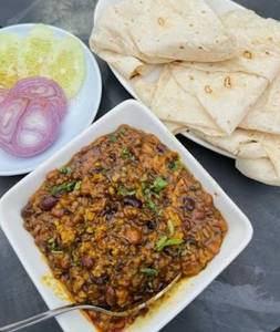 Nalli Gosht Masala & Rumali Roti