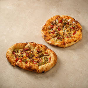 Choose Any Non Veg Pizza And Garlic Bread