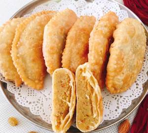 6 Pcs Halwa Puri