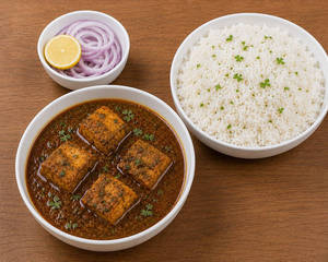 Boneless Fish Curry (4pcs) With Steamed Rice