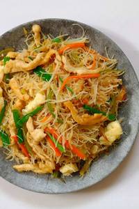Fried Meifoon with Chicken
