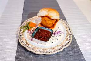 Schezwan Vada Pav