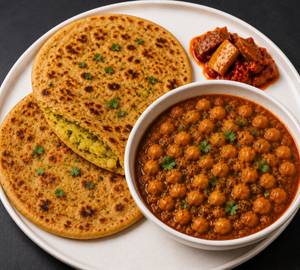 Chole With Aloo paratha (2 paratha)