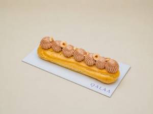 Hazelnut Praline Eclair (Per Piece)