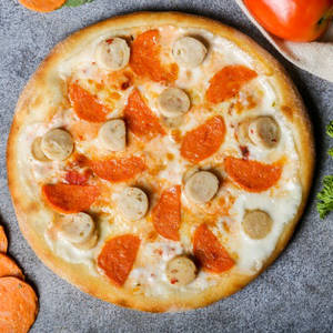 8" Creamy Chicken Sausages & Pepperoni Pizza