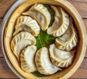 Chicken Steamed Momos [6 Pieces]