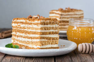Honey Cake (1Pc)