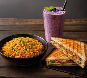 Maggi Meal (veg maggi,veg sandwich, blueberry shake