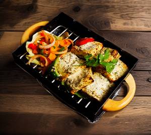 Kali Mirch Paneer Tikka (250Gm)