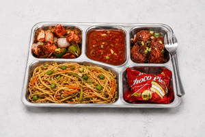 Veg Noodles Platter