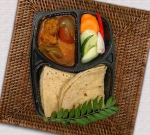 Roti 2 Pcs With Chili Chicken Dry 2 Pcs Thali