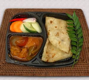 Paratha 2 Pcs With Chili Chicken Gravy 2 pcs Thali