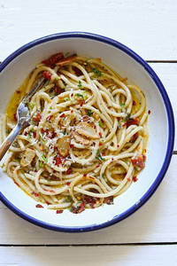 Aglio E Olio Spaghetti