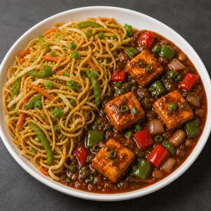 Veg Chowmein With Chilli Paneer Gravy ( 4 pc )